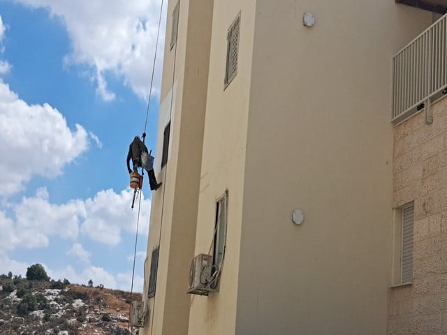 איטום חלונות בגובה